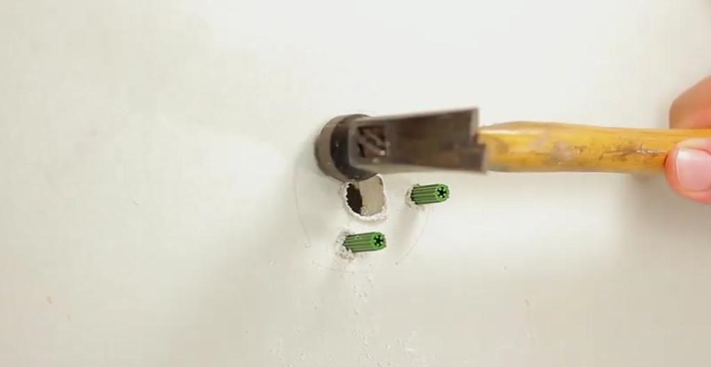 installing and fixing security camera using net and bolts