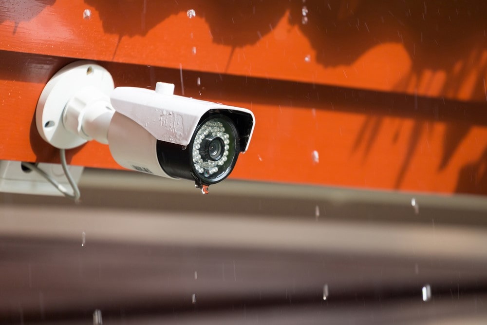 light bulb security cameras should be water resistant